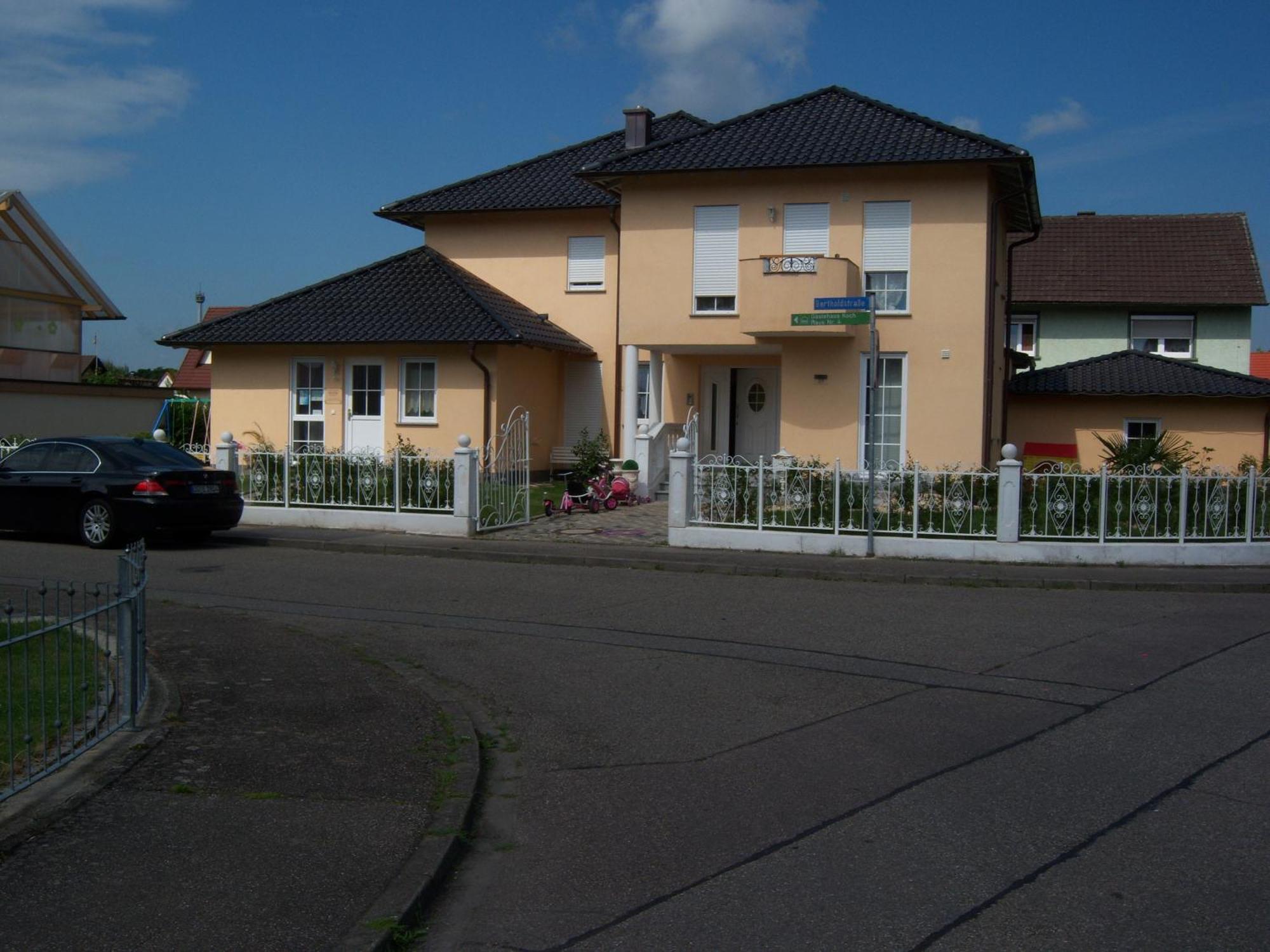 Gaestehaus Tante Tienchen 7 Minuten Zu Fuss Zum Europa Park , Plus Kostenloses Parkplatzticket Rulantica ,Alle Unsere Suiten Haben Einen Balkon Руст Экстерьер фото