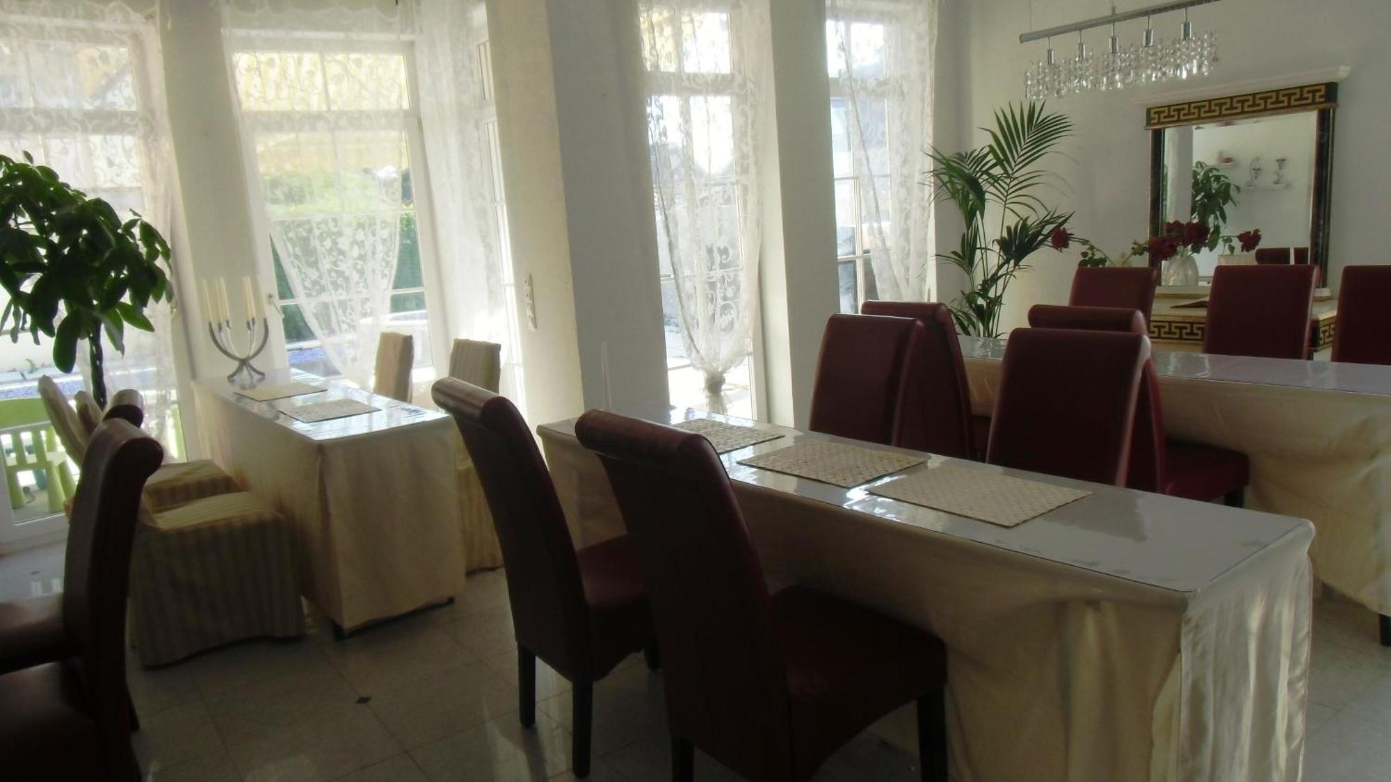 Gaestehaus Tante Tienchen 7 Minuten Zu Fuss Zum Europa Park , Plus Kostenloses Parkplatzticket Rulantica ,Alle Unsere Suiten Haben Einen Balkon Руст Экстерьер фото